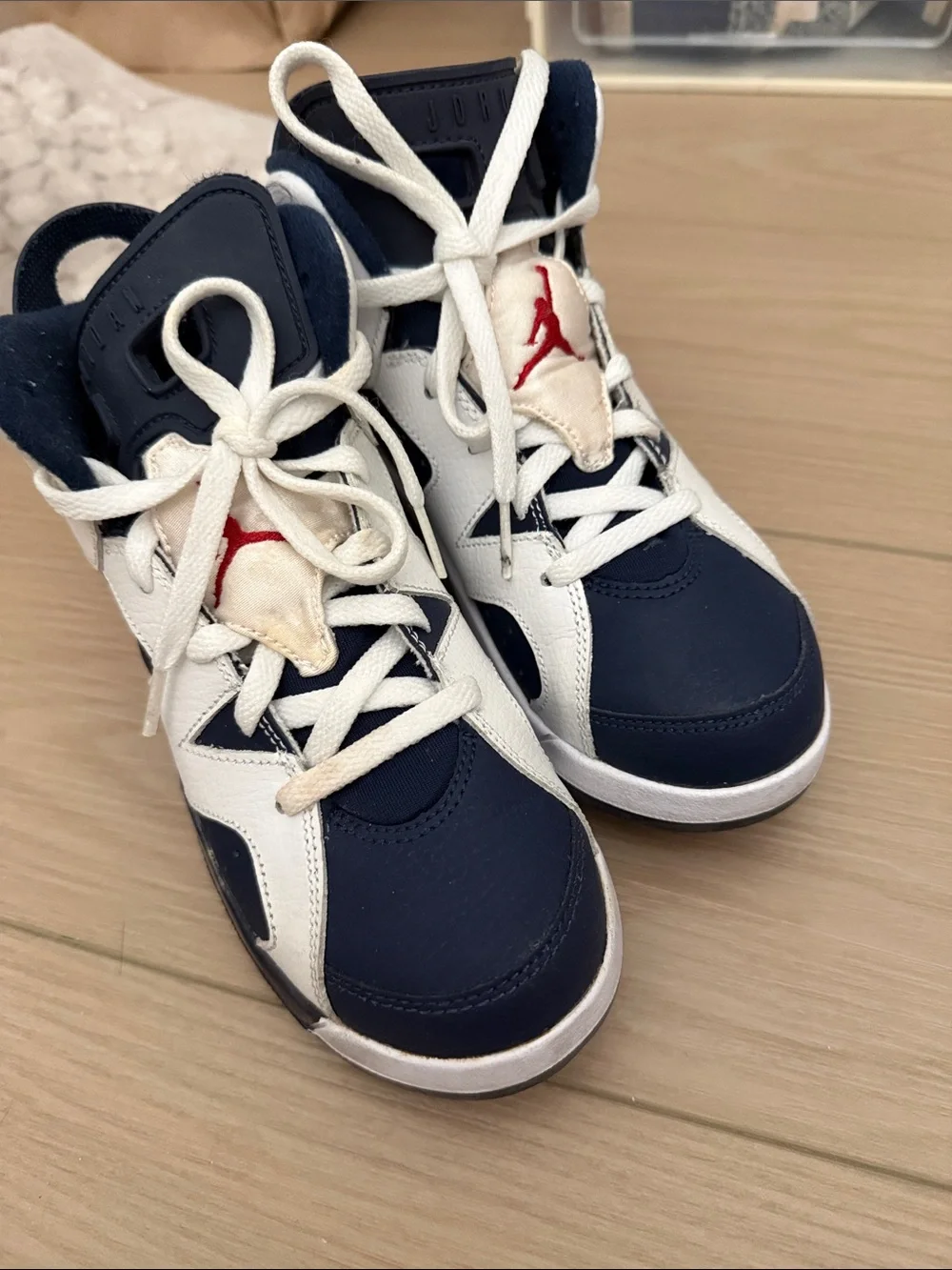 Youth jordan retro 6